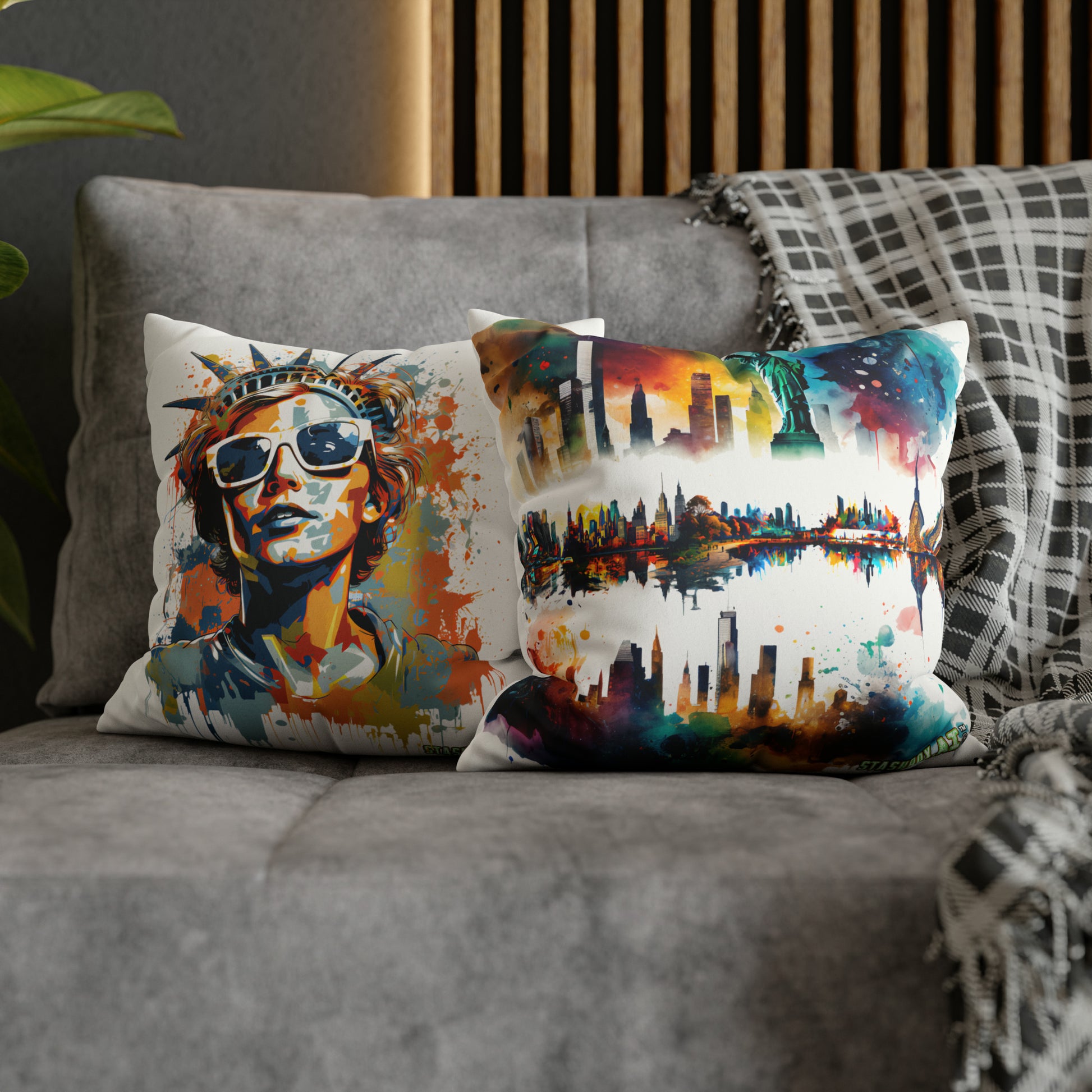 Artistic Statue of Liberty Watercolor Pillow - Stashbox Design